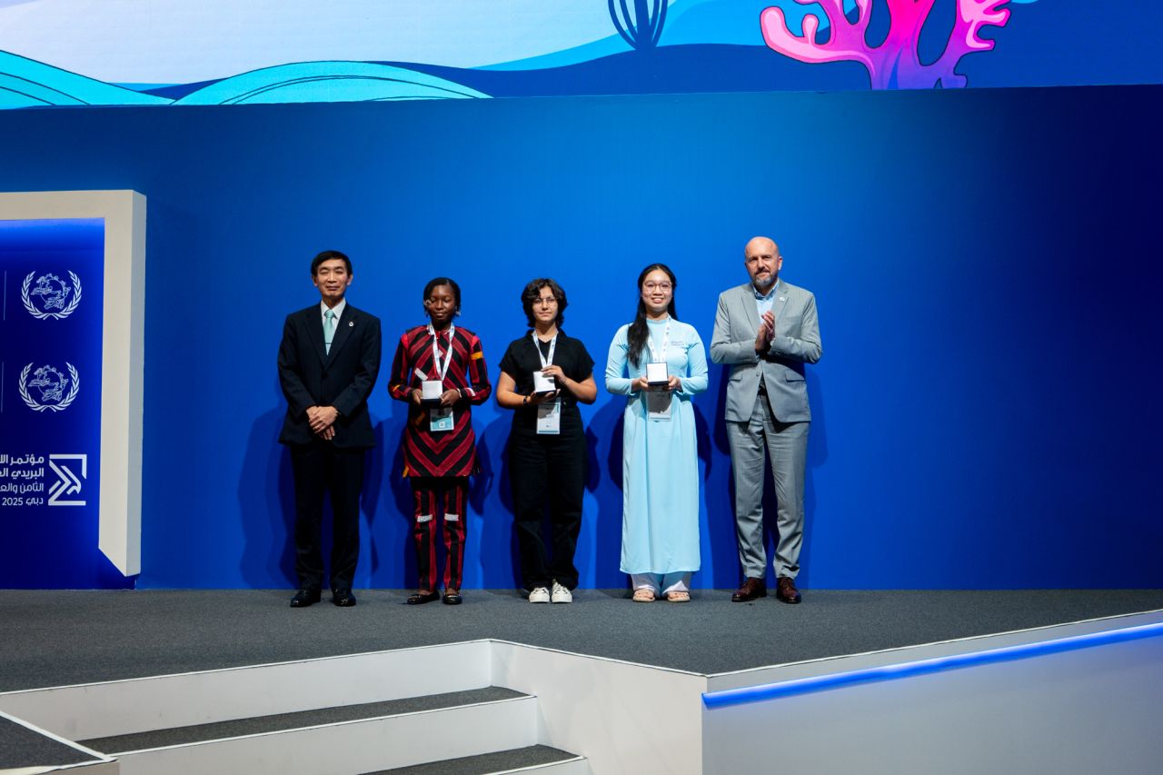 Teenage girl from Türkiye takes top international letter-writing prize